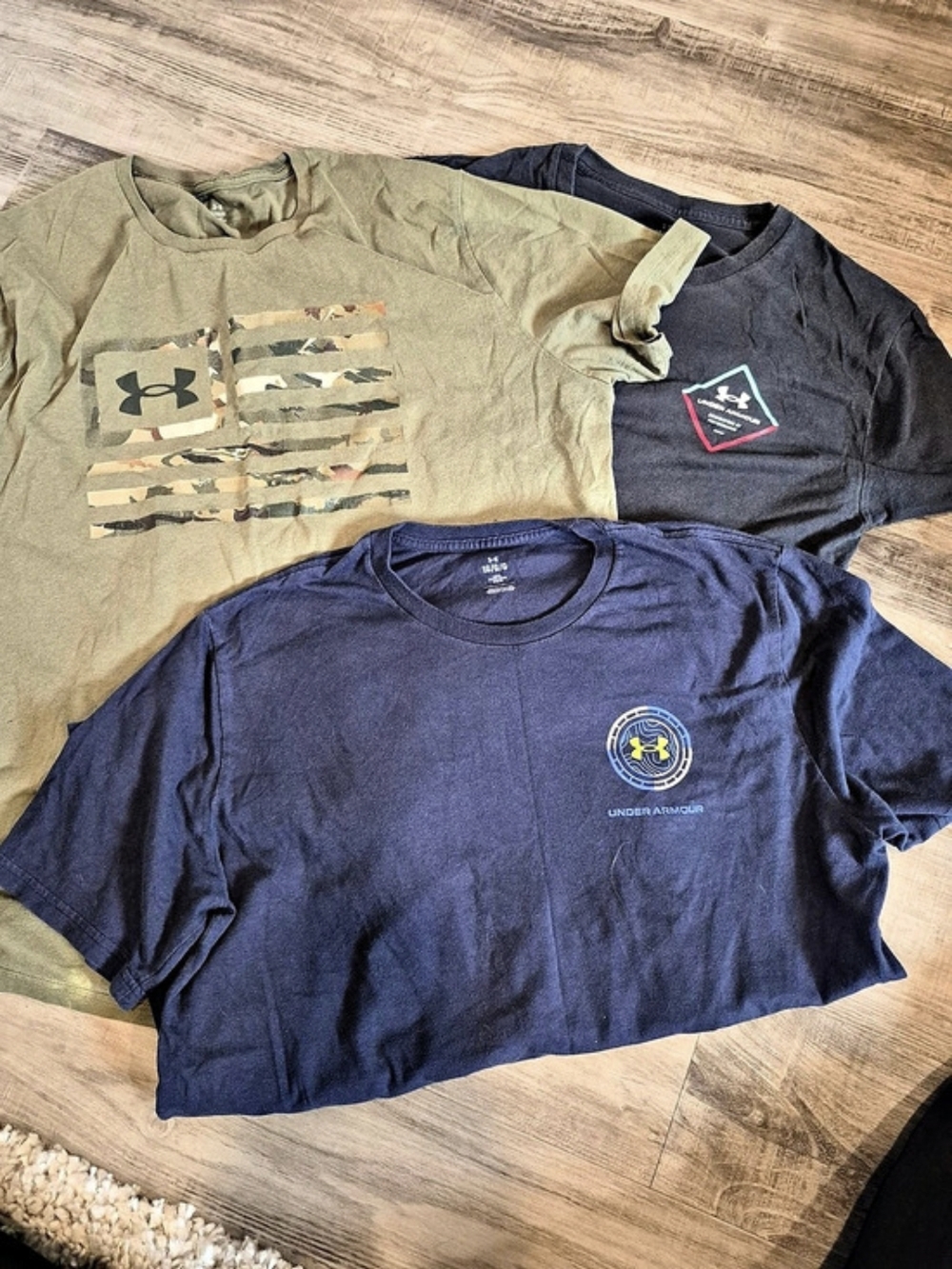 Under Armour Men's Diamond Mountain Graphic T-Shirt Large 3-Pack
